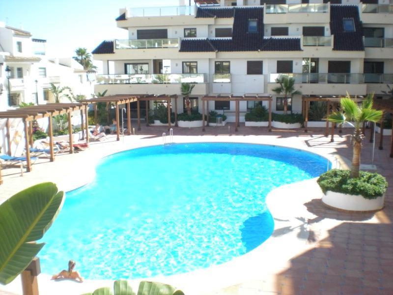 Marina Del Castillo, Duquesa Beachfront Apartment มานิลบา ภายนอก รูปภาพ