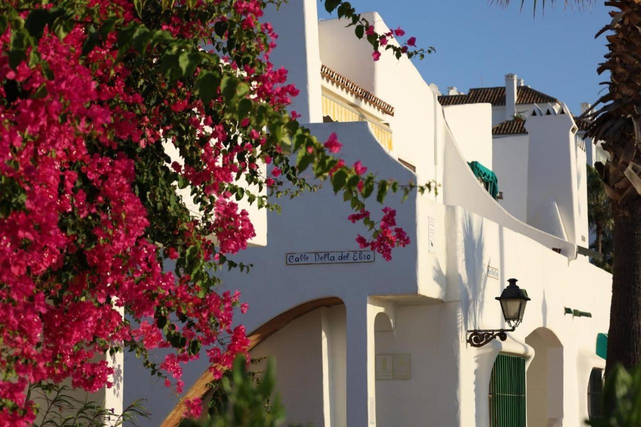 Marina Del Castillo, Duquesa Beachfront Apartment มานิลบา ภายนอก รูปภาพ