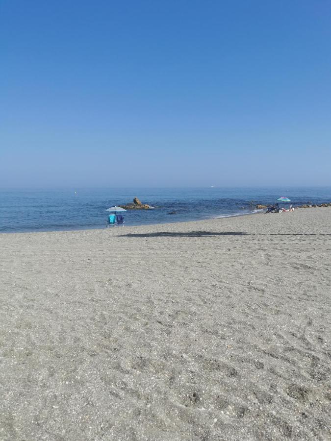 Marina Del Castillo, Duquesa Beachfront Apartment มานิลบา ภายนอก รูปภาพ