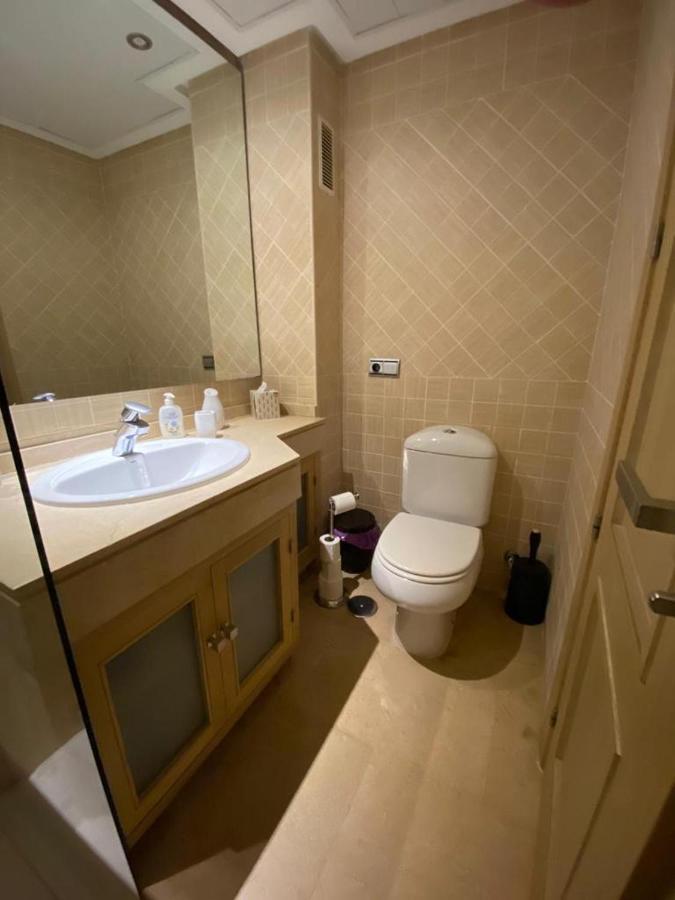 Marina Del Castillo, Duquesa Beachfront Apartment มานิลบา ภายนอก รูปภาพ